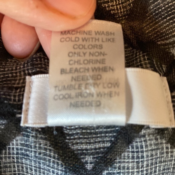 C Patterned Infinity Scarf - Picture 7 of 8